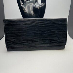 Louis Vuitton Vintage Black Epi Leather Long Wallet, Unisex - Preowned